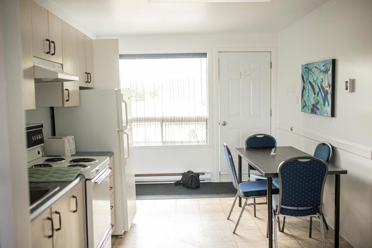 Motel Et Condo Chez Charley Sainte-Anne-de-Beaupre Ngoại thất bức ảnh