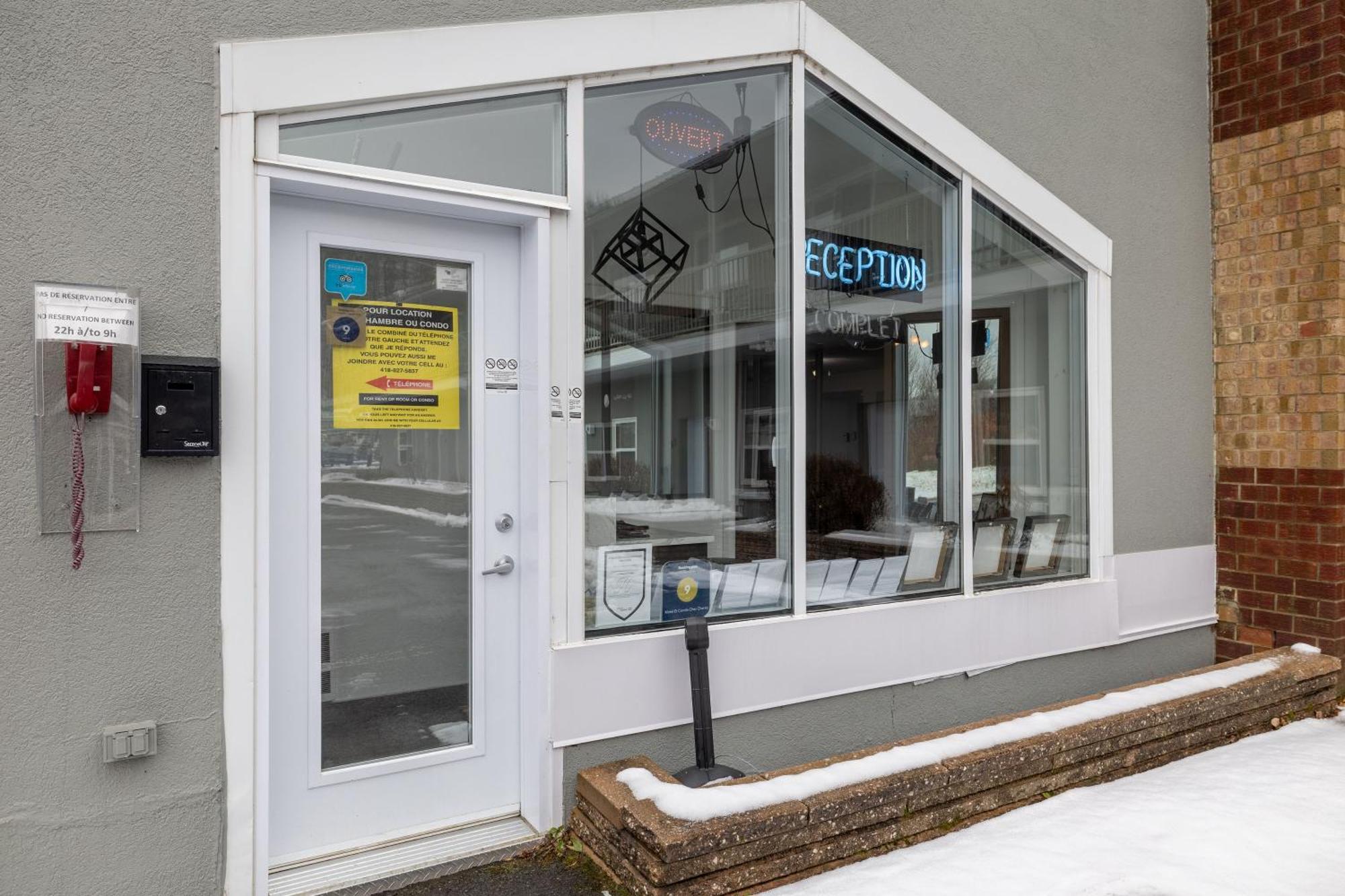Motel Et Condo Chez Charley Sainte-Anne-de-Beaupre Ngoại thất bức ảnh