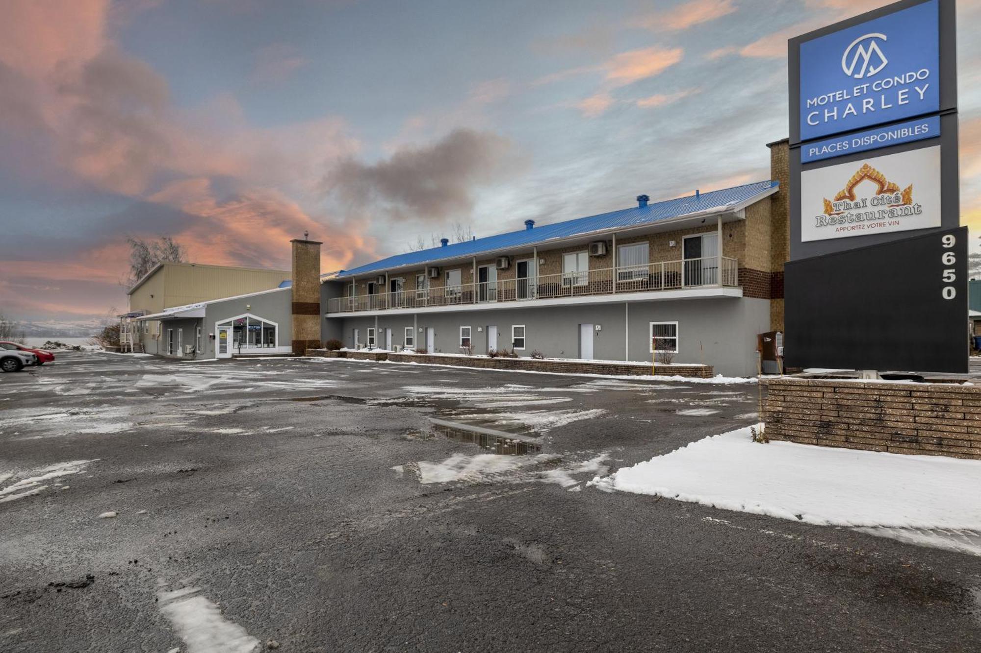 Motel Et Condo Chez Charley Sainte-Anne-de-Beaupre Ngoại thất bức ảnh