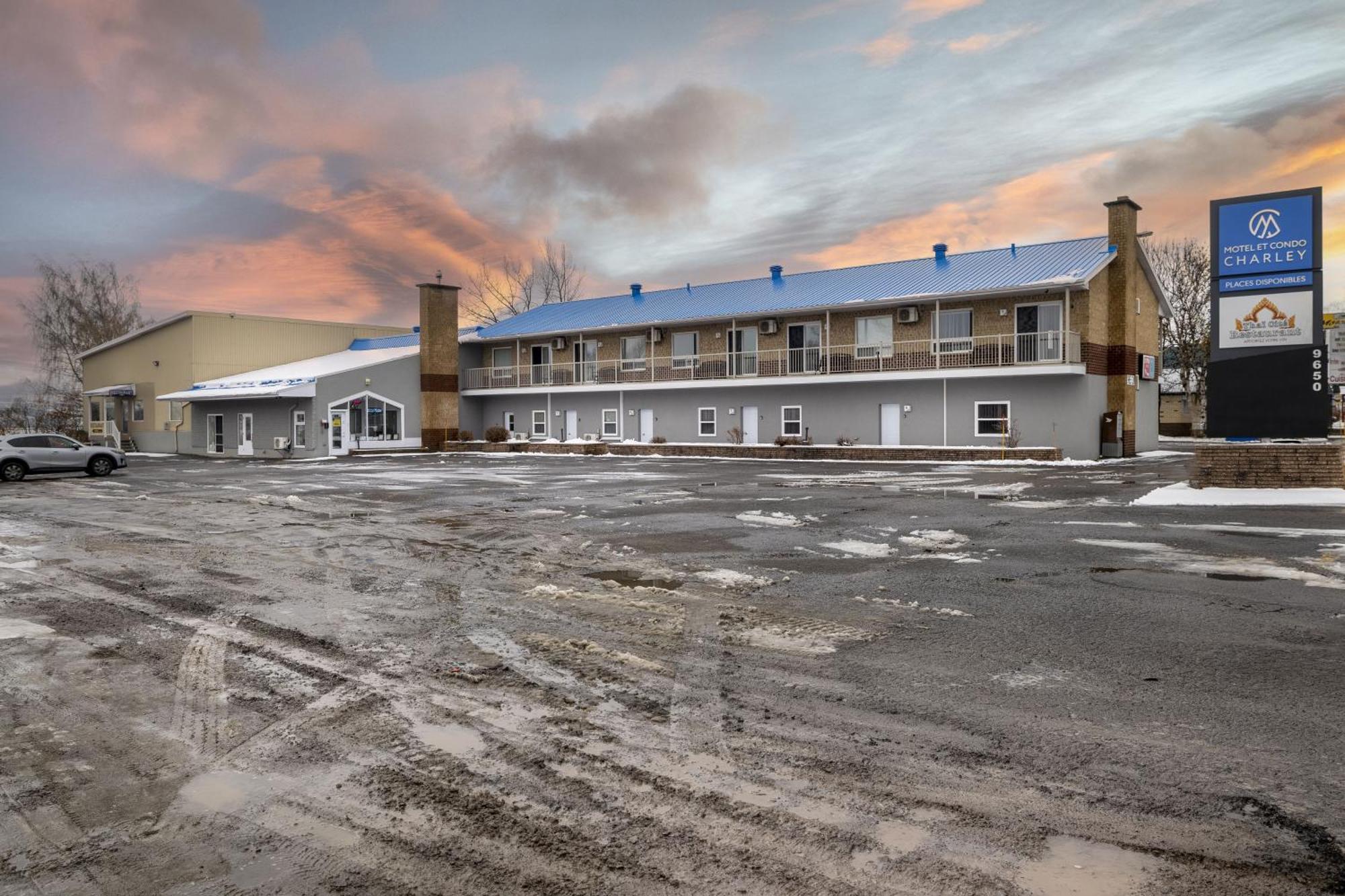 Motel Et Condo Chez Charley Sainte-Anne-de-Beaupre Ngoại thất bức ảnh