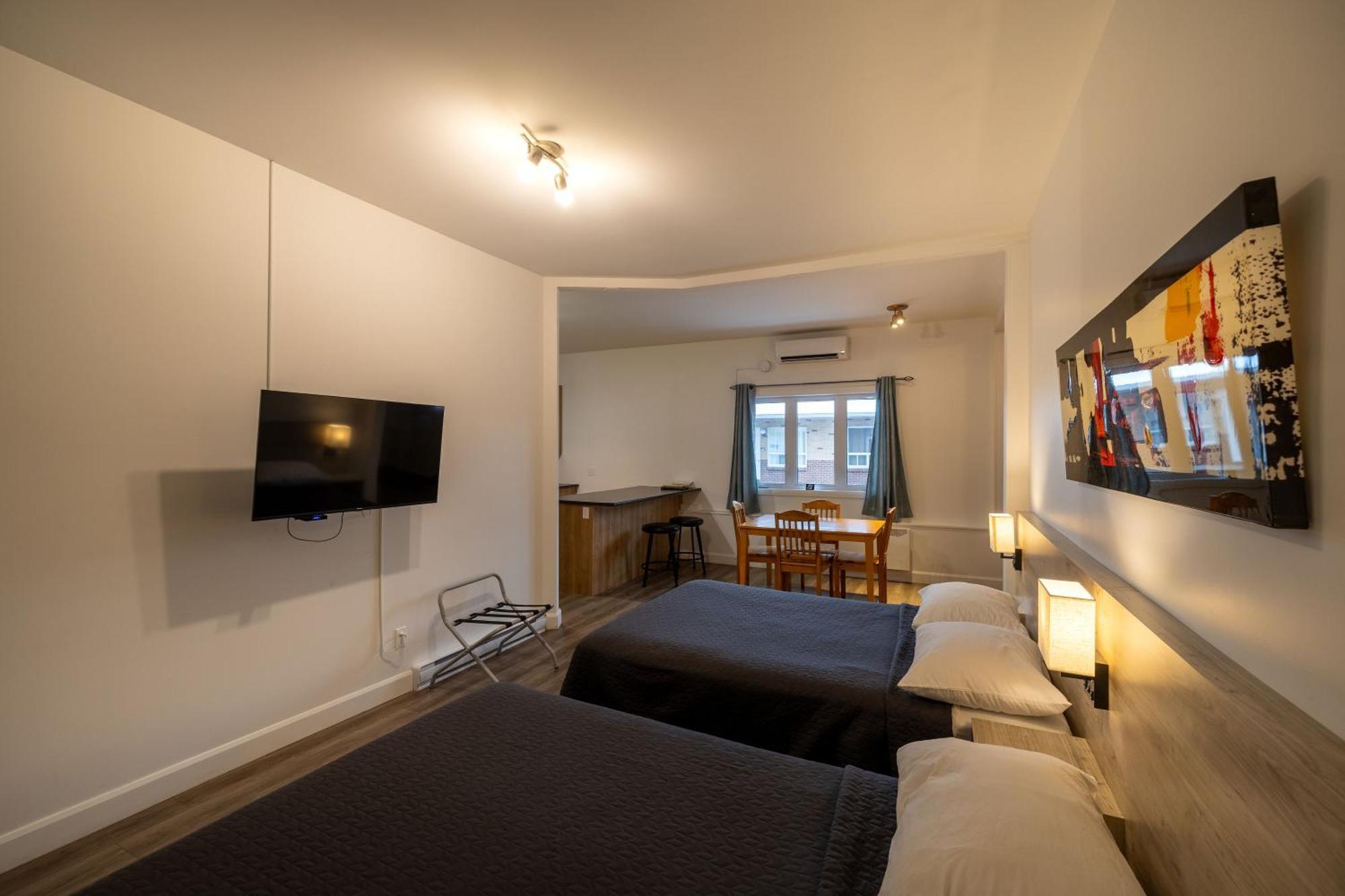 Motel Et Condo Chez Charley Sainte-Anne-de-Beaupre Ngoại thất bức ảnh