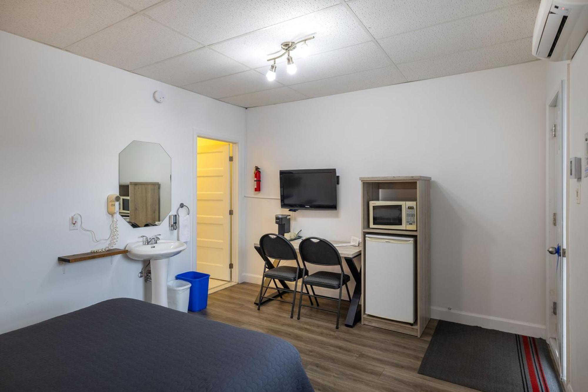 Motel Et Condo Chez Charley Sainte-Anne-de-Beaupre Ngoại thất bức ảnh
