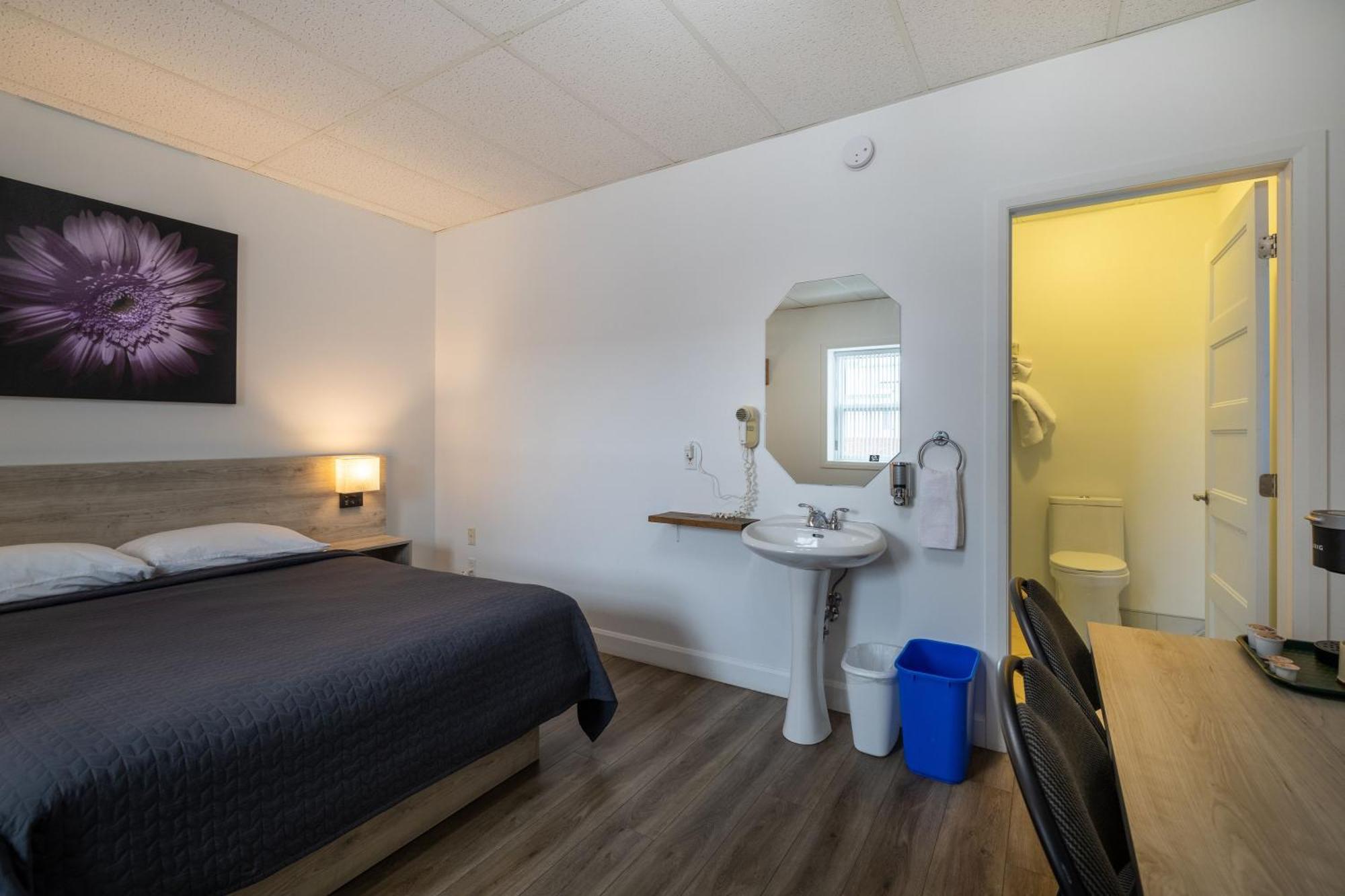 Motel Et Condo Chez Charley Sainte-Anne-de-Beaupre Ngoại thất bức ảnh